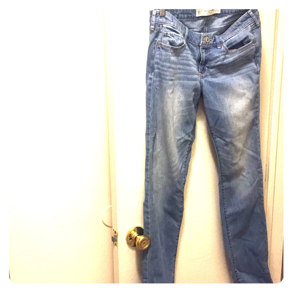Abercrombie lightly worn blue jeans